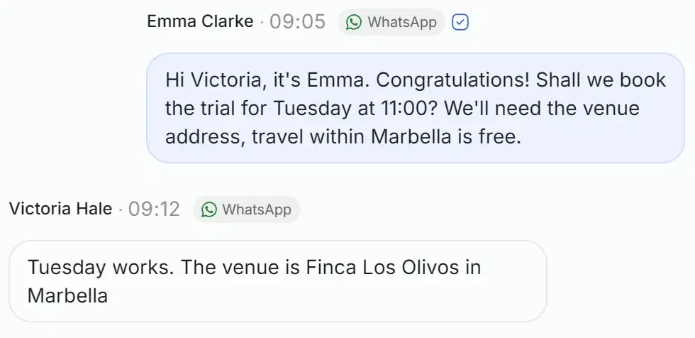 A chat in the Solwees dashboard: reception arranges the trial and travel with the bride